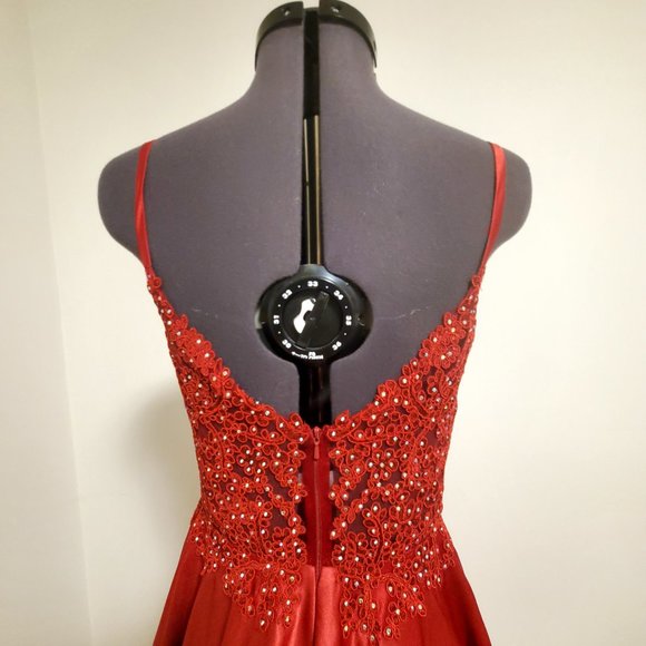 Dark Red Gown - Picture 5 of 9